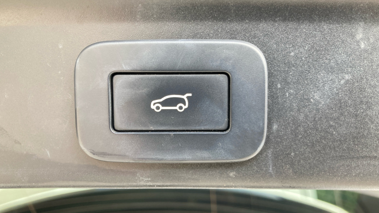 Jaguar F-Pace 2.0 D200 R-Dynamic Black 5dr Auto AWD Diesel Estate